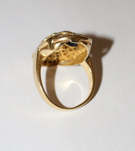 Bague 52 Bague ovale en or jaune 18 carats, saphirs et diamants 58 Facettes 587