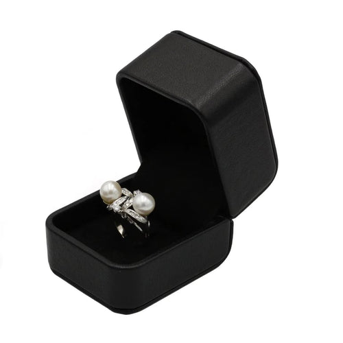 Bague 55 Bague en or blanc 750 sertie de diamants et perles 58 Facettes 1176