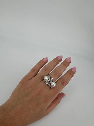Bague 55 Bague en or blanc 750 sertie de diamants et perles 58 Facettes 1176