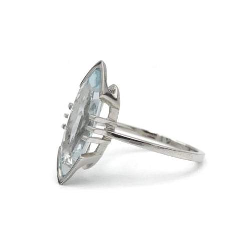 Bague 53 Bague en or blanc 750‰ à aigue-marine taille marquise 58 Facettes 1030