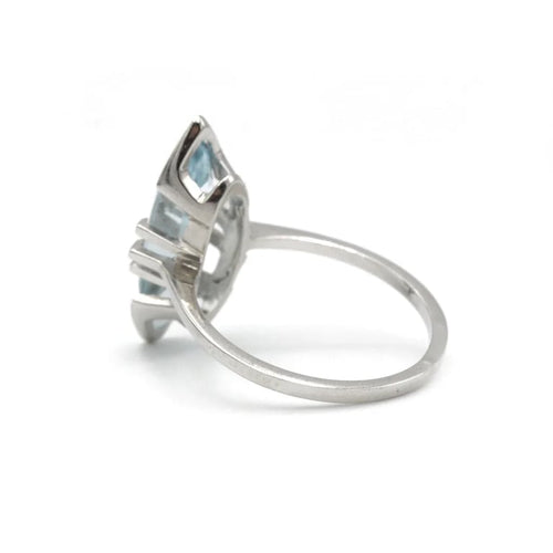 Bague 53 Bague en or blanc 750‰ à aigue-marine taille marquise 58 Facettes 1030
