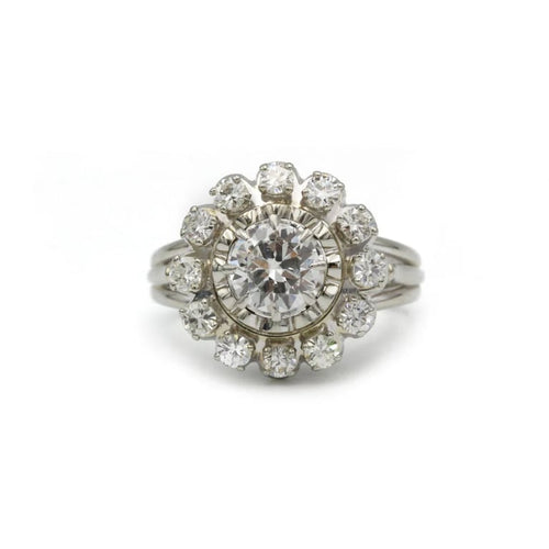 Bague 52 Bague en or blanc 750‰ et diamants 58 Facettes 1009