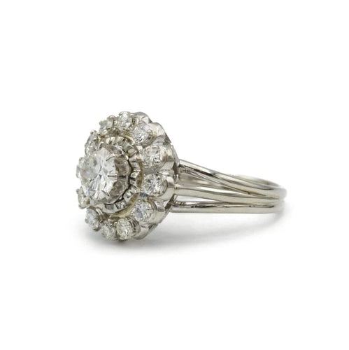 Bague 52 Bague en or blanc 750‰ et diamants 58 Facettes 1009