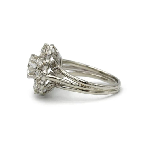 Bague 52 Bague en or blanc 750‰ et diamants 58 Facettes 1009