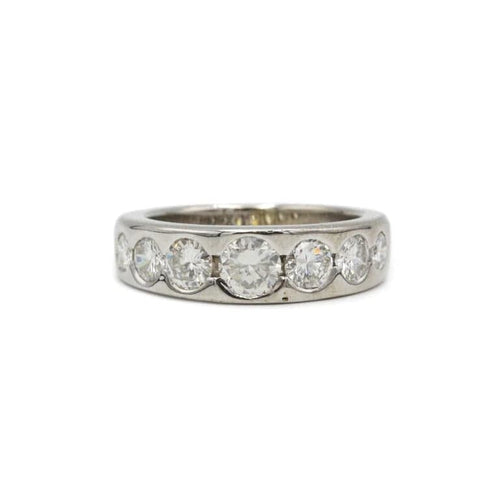Bague 54 Bague en or blanc 750‰ et diamants 58 Facettes 1063