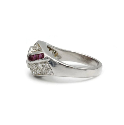Bague 52 Bague en or blanc 750‰ avec rubis et diamants 58 Facettes 1078