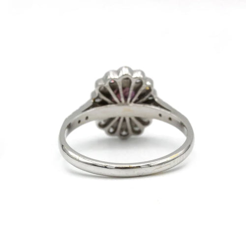 Bague 51 Bague en or blanc 750‰ avec rubis et diamants 58 Facettes 1106