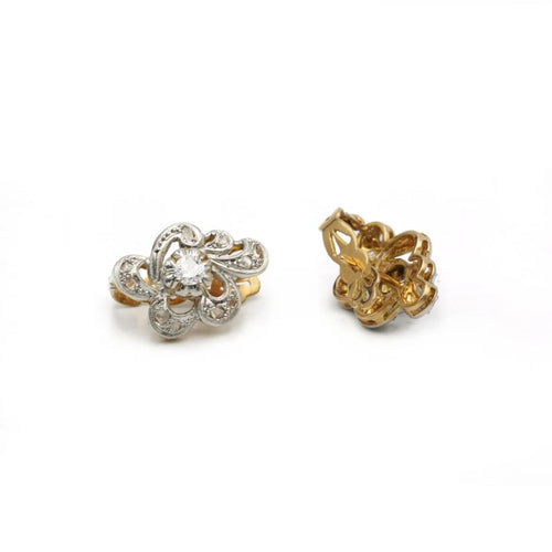 Boucles d'oreilles Boucles d'oreilles motif floral en or jaune et blanc 750 et diamants 58 Facettes 1136