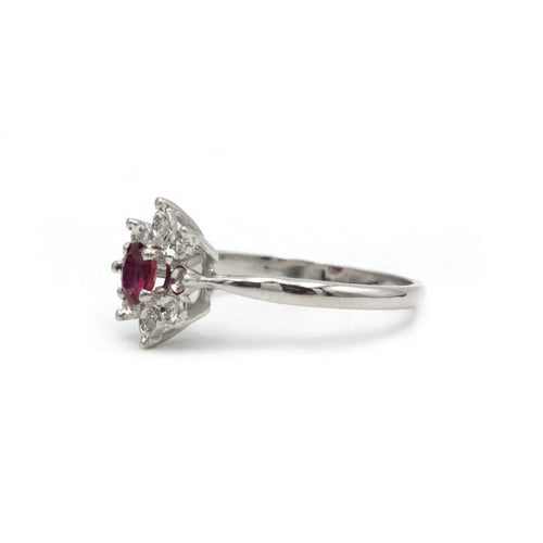 Bague 54 Marguerite - Bague en or blanc 750‰, rubis et diamants 58 Facettes 1133