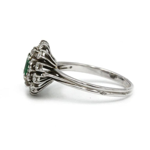 Bague 56 Bague marguerite en or blanc avec émeraude et diamants 58 Facettes 1219