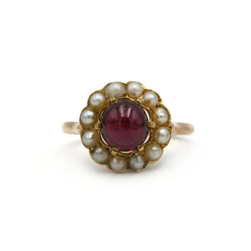 Bague 54 Bague en or jaune 750‰ avec grenat cabochon et perles 58 Facettes 1217