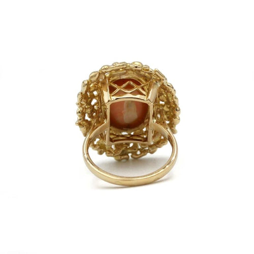 Bague 52 Bague en or jaune 750 des années 1950-1960 avec corail 58 Facettes 1236