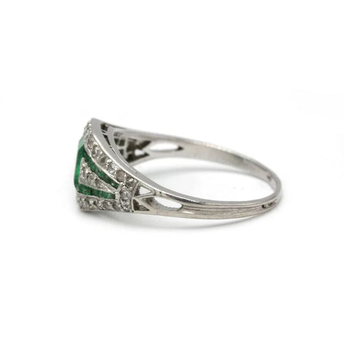 Bague 56 Art déco - Bague en platine avec émeraudes et diamants 58 Facettes 1153