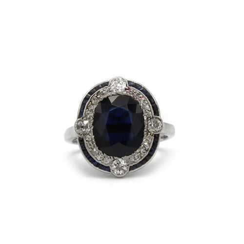 Bague 49 Bague Art déco en platine, saphir d’environ 3,5 ct, saphirs calibrés et diamants 58 Facettes 1228