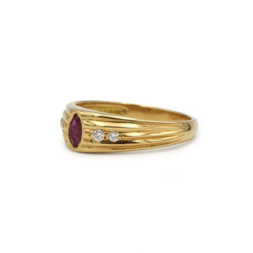 Bague 52 Bague en or jaune 750 avec diamants et rubis 58 Facettes 1330