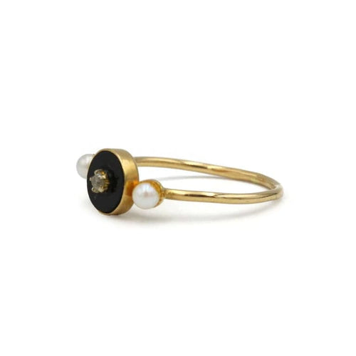 Bague 46 Bague en or jaune 750 avec onyx, diamant et perles 58 Facettes 1328