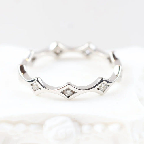 Bague 55 Bague en or blanc 18 carats sertie de diamants taille brillant 58 Facettes F131370