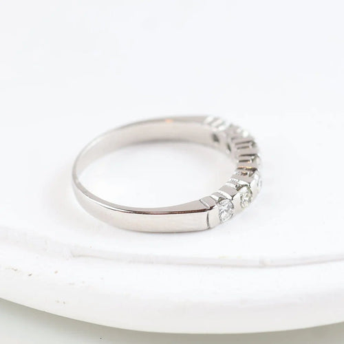 Bague 54 Bague en or blanc 18 carats et diamants taille brillant 58 Facettes 131182