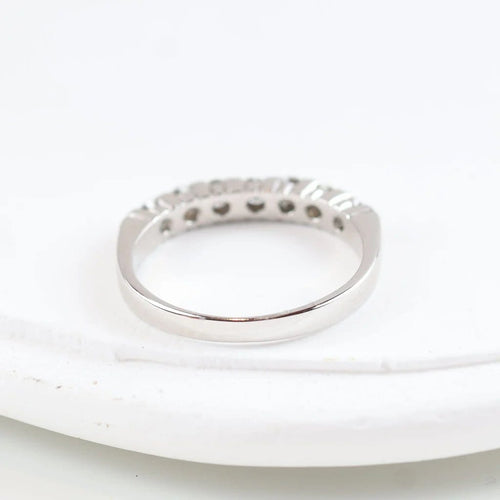 Bague 54 Bague en or blanc 18 carats et diamants taille brillant 58 Facettes 131182