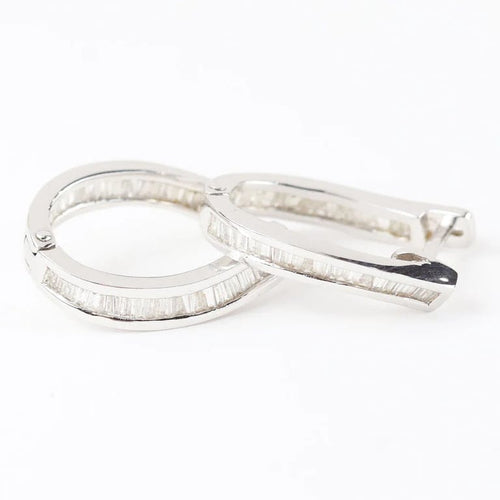 Boucles d'oreilles Boucles d'oreilles créoles en or blanc 18 carats avec diamants 58 Facettes 129460B