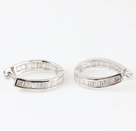 Boucles d'oreilles Boucles d'oreilles créoles en or blanc 18 carats avec diamants 58 Facettes 129460B