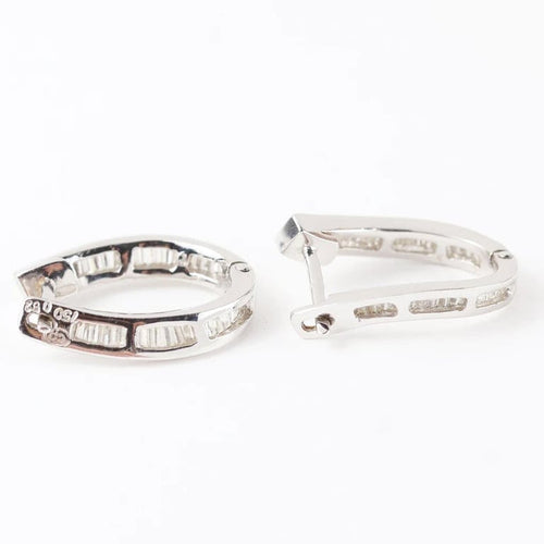 Boucles d'oreilles Boucles d'oreilles créoles en or blanc 18 carats avec diamants 58 Facettes 129460B