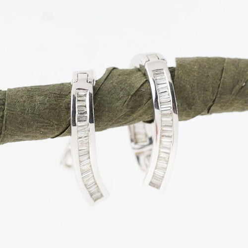 Boucles d'oreilles Boucles d'oreilles créoles en or blanc 18 carats avec diamants 58 Facettes 129460B