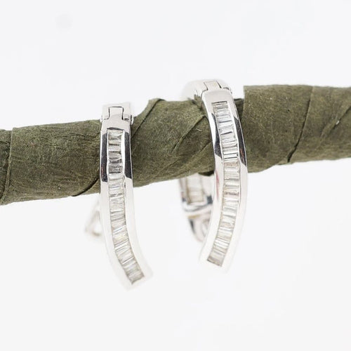 Boucles d'oreilles Boucles d'oreilles créoles en or blanc 18 carats avec diamants 58 Facettes 129460B