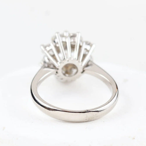 Bague 52 Bague rosette en or blanc 18 carats et diamants 58 Facettes 136043