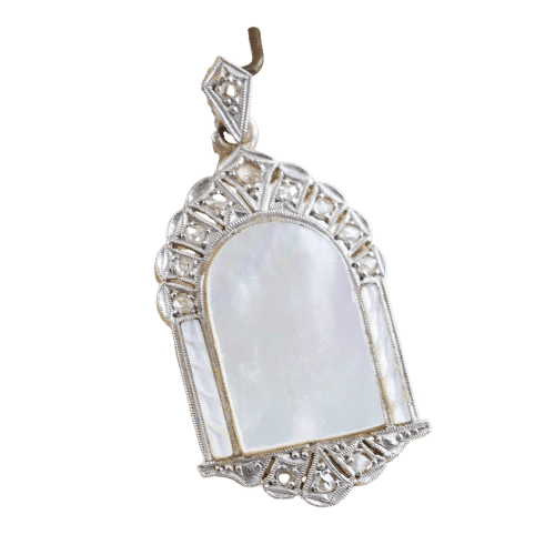 Pendentif Pendentif ancien en or jaune 18 carats, diamants et nacre 58 Facettes 133010