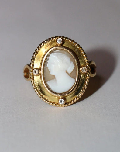 Bague 55 Bague ancienne camée coquille en or jaune 18 carats 58 Facettes 590