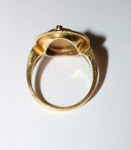 Bague 55 Bague ancienne camée coquille en or jaune 18 carats 58 Facettes 590