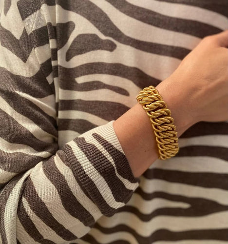 cb25f986-af8e-4cc9-7be3-467e24d25700