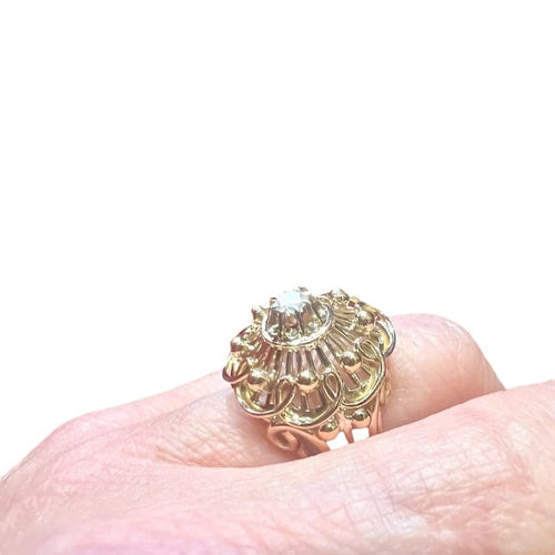 Bague 52 Bague en or jaune 18 carats sertie d’un diamant (époque 1940) 58 Facettes 7468 A