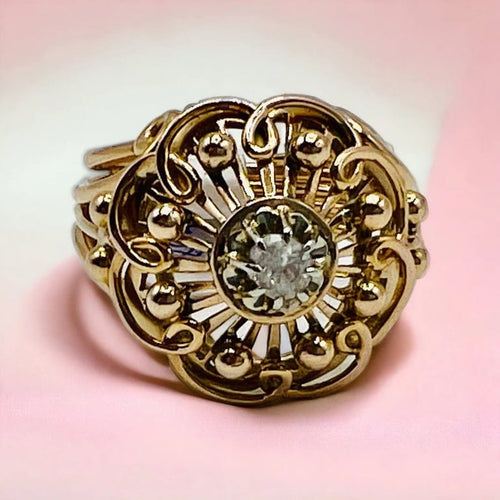 Bague 52 Bague en or jaune 18 carats sertie d’un diamant (époque 1940) 58 Facettes 7468 A