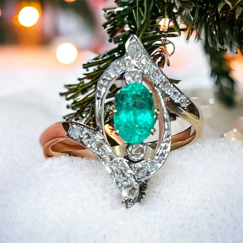 Bague 55 Bague émeraude et diamants taille ancienne en or jaune 18 carats 58 Facettes pa2c