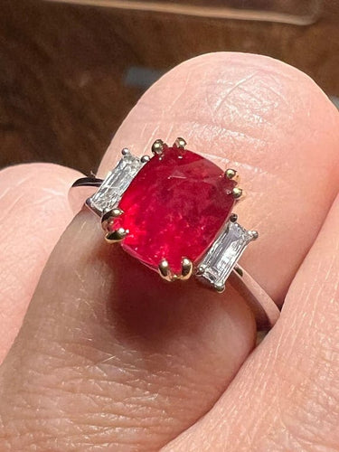 Bague 54 Bague rubis 3,17 ct et diamants en or jaune et or blanc 58 Facettes 7533 A