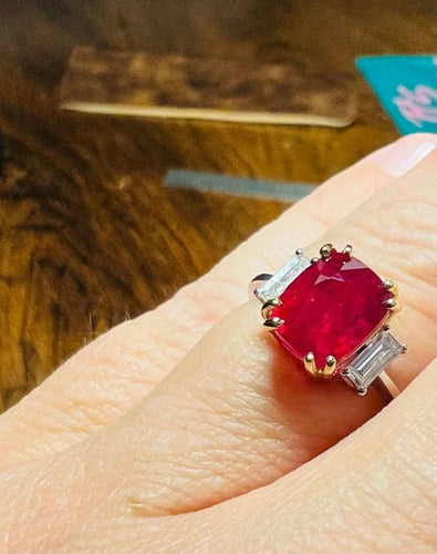 Bague 54 Bague rubis 3,17 ct et diamants en or jaune et or blanc 58 Facettes 7533 A