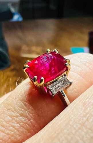 Bague 54 Bague rubis 3,17 ct et diamants en or jaune et or blanc 58 Facettes 7533 A