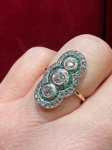 Bague 53 Bague marquise fin XIXe siècle en or jaune 18 ct, diamants et émeraudes 58 Facettes 7807 A