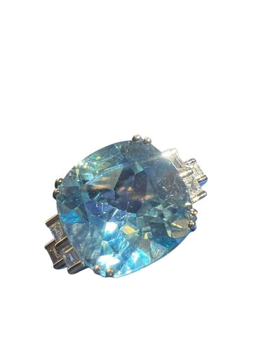 Bague 53 Bague en or blanc 18 carats avec topaze bleue 9,08 ct et diamants 58 Facettes 7815 A
