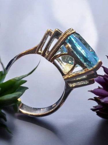 Bague 53 Bague en or blanc 18 carats avec topaze bleue 9,08 ct et diamants 58 Facettes 7815 A