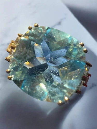 Bague 53 Bague en or blanc 18 carats avec topaze bleue 9,08 ct et diamants 58 Facettes 7815 A