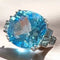 Bague 53 Bague en or blanc 18 carats avec topaze bleue 9,08 ct et diamants 58 Facettes 7815 A