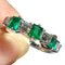 Bague 53 Bague demi-alliance en or blanc 18 carats, émeraudes et diamants 58 Facettes 7822 A