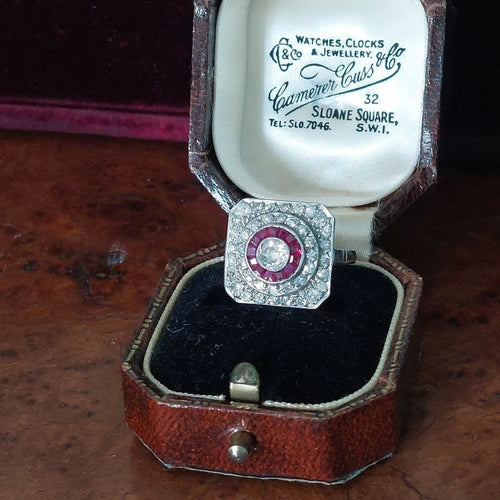 Bague 53.5 Bague Pyramide - Art déco en platine 850, diamants et rubis 58 Facettes 213