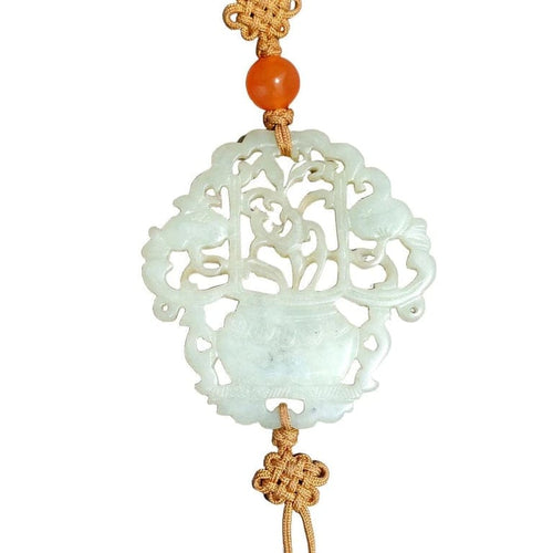 Pendentif Pendentif bouquet en jade sculpté avec cornaline 58 Facettes 79