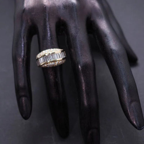 Bague 51 Bague en or jaune 18 carats sertie de diamants baguette et brillants 58 Facettes 21792