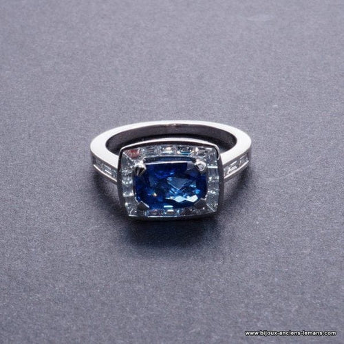 Bague 52 Bague en or blanc 18 carats avec saphir et diamants 58 Facettes 1948