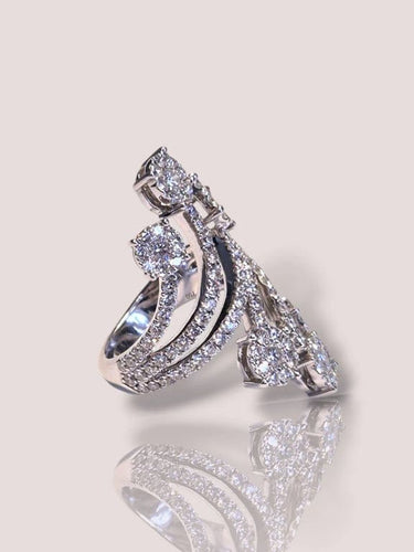 Bague 55 Bague vintage en or blanc 18 carats avec 132 diamants 58 Facettes 111203